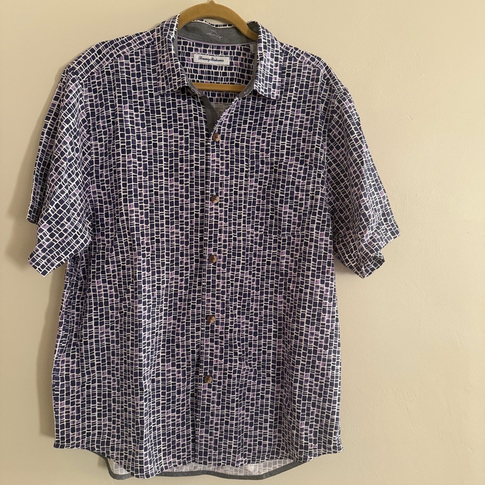 Tommy Bahama Men’s Short Sleeve Button Up Shirt, Large, Blue Purple, 100% Silk